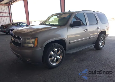 2009 Chevrolet Tahoe Ls z USA, uszkodzony, nr VIN 1GNFC13029R219805